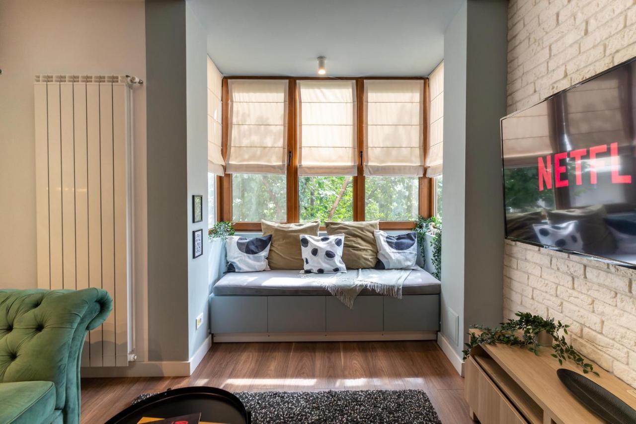 Downtown Retreat: Spacious 2-Br By Unirii Square Bukarest Eksteriør billede
